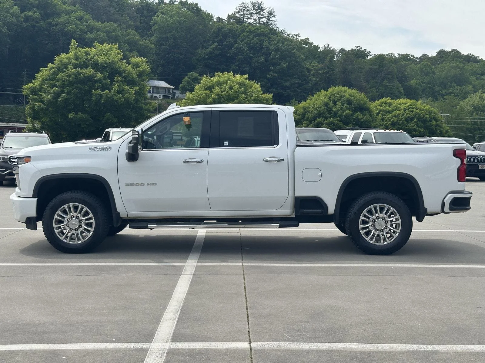 Used 2020 Summit White Chevrolet High Country image 5