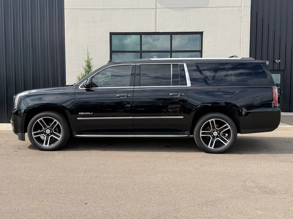 Used 2018 Black GMC Denali image 2