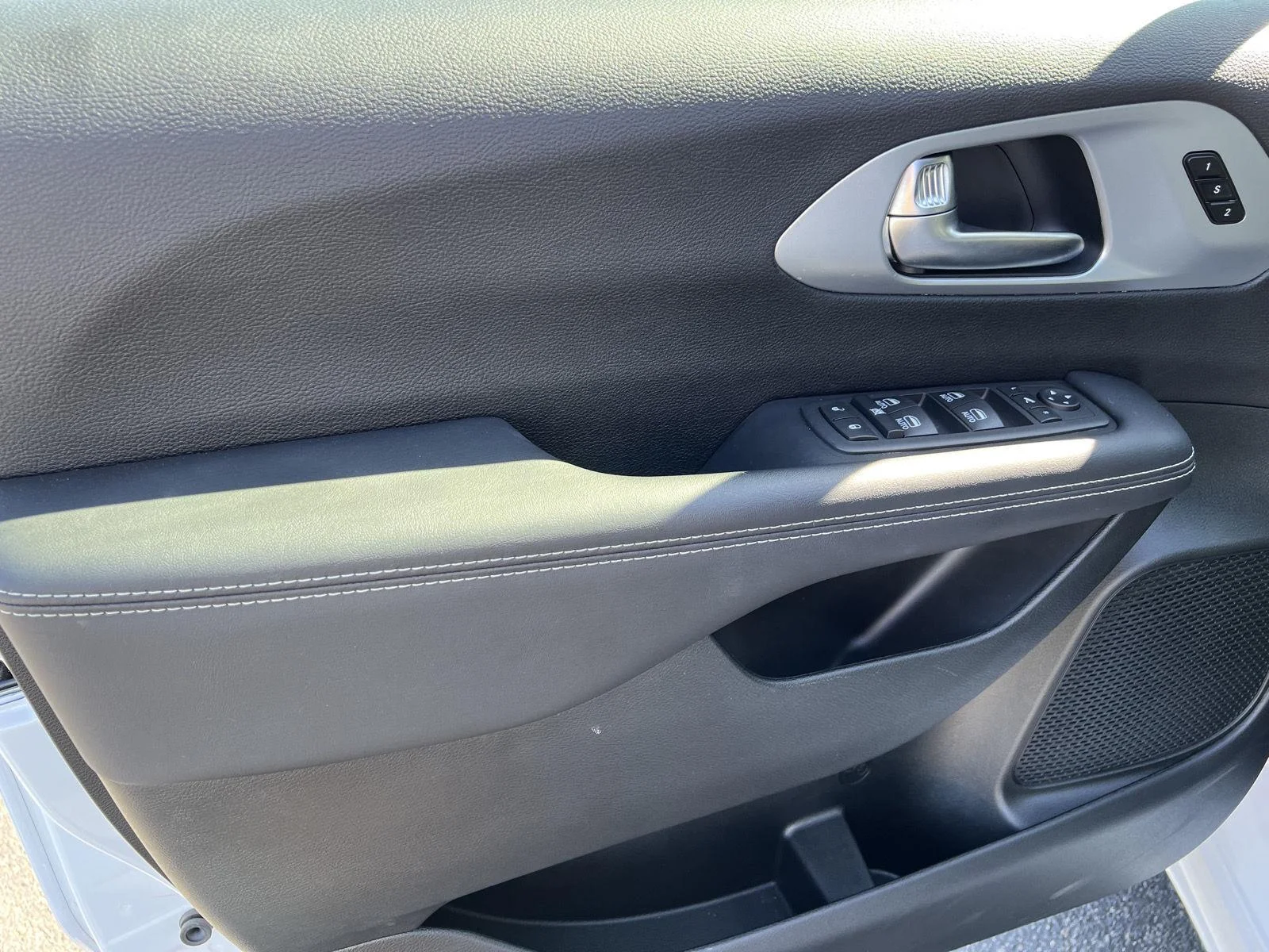 2026 Chrysler Pacifica Limited - Photo 15