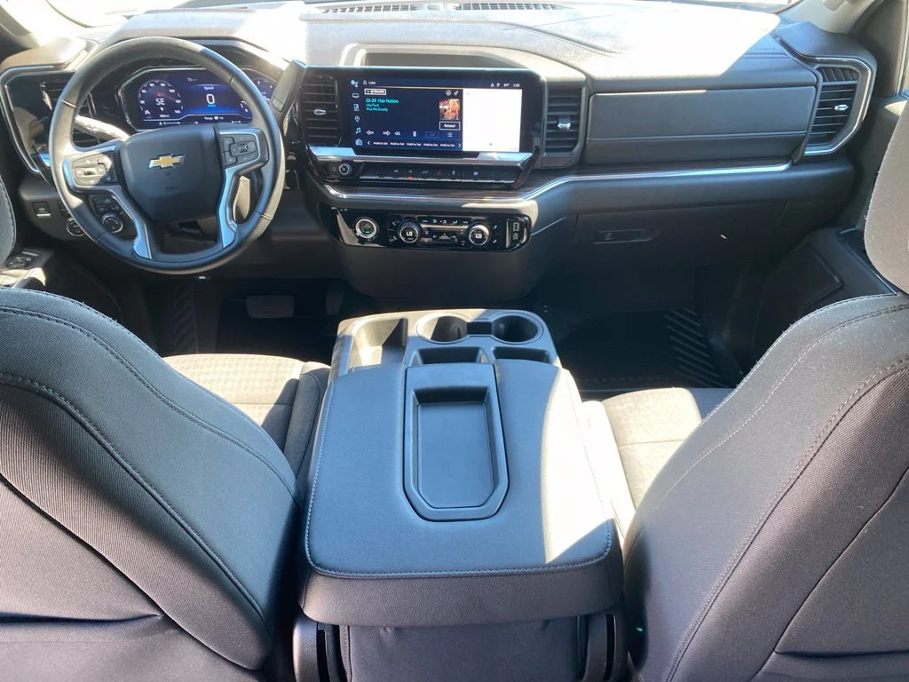 Used 2024 Sterling Gray Metallic Chevrolet LT (2FL) image 16
