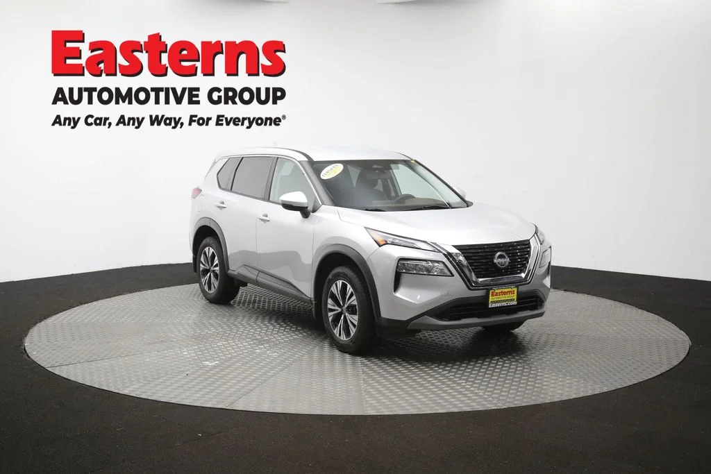 Used 2023 Silver Nissan SV image 111