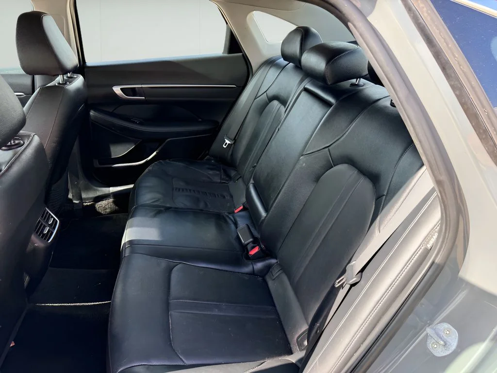 Used 2022 Hampton Gray Hyundai Limited image 11