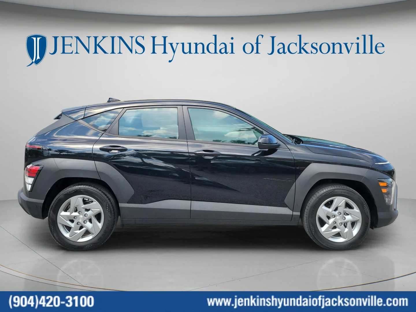 Used 2025 Abyss Black Pearl Hyundai SE image 2