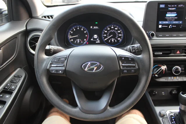 Used 2023 White Hyundai SEL image 12