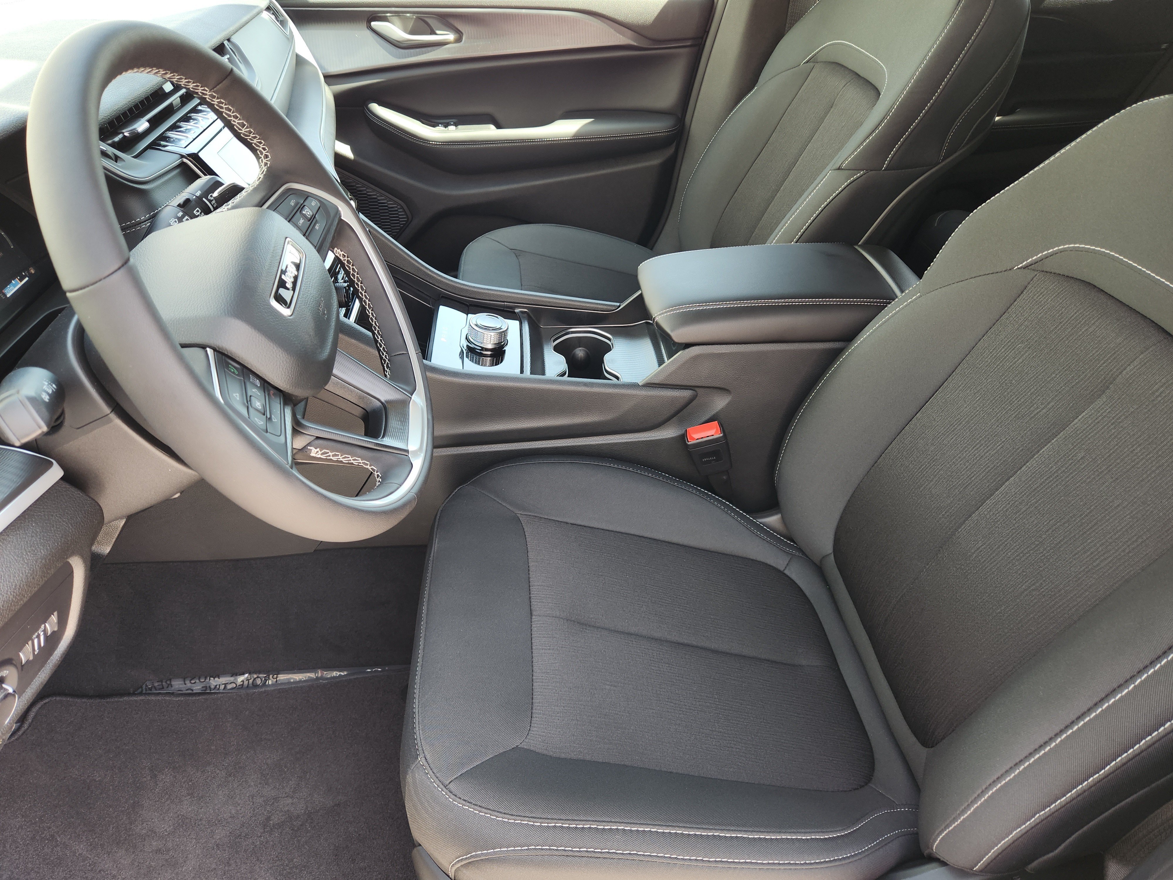 New 2026 Silver Zynith Exterior Paint Jeep Laredo X image 11