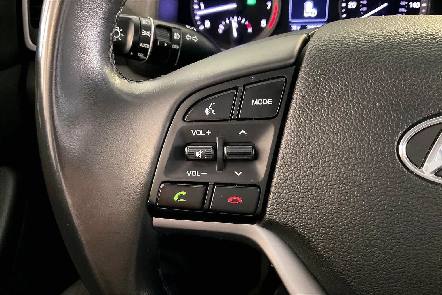 Used 2018 Molten Silver Hyundai SEL Plus image 21