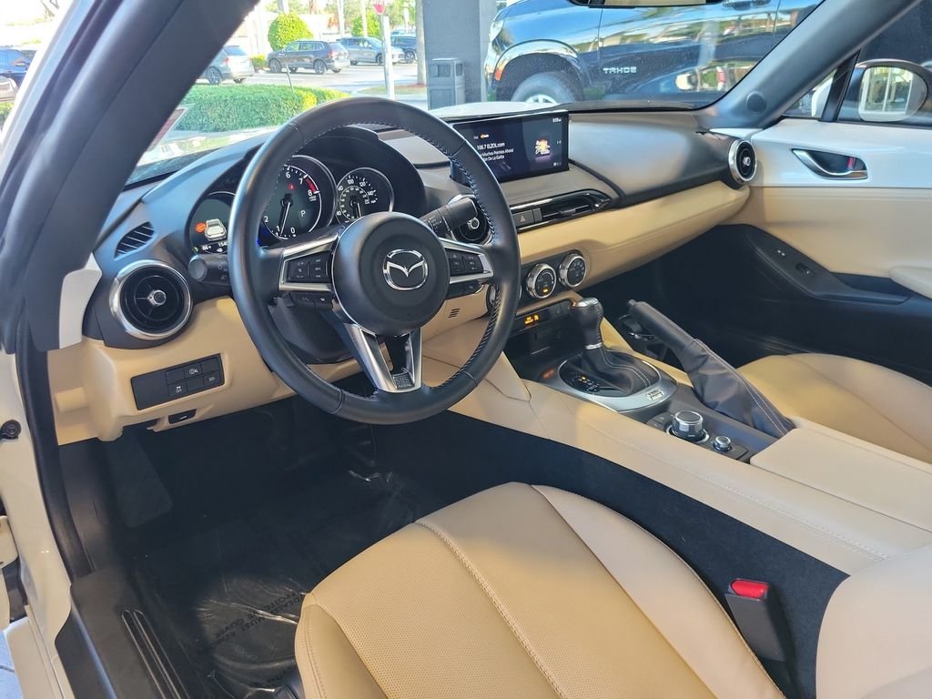 Used 2025 White Mazda Grand Touring image 9