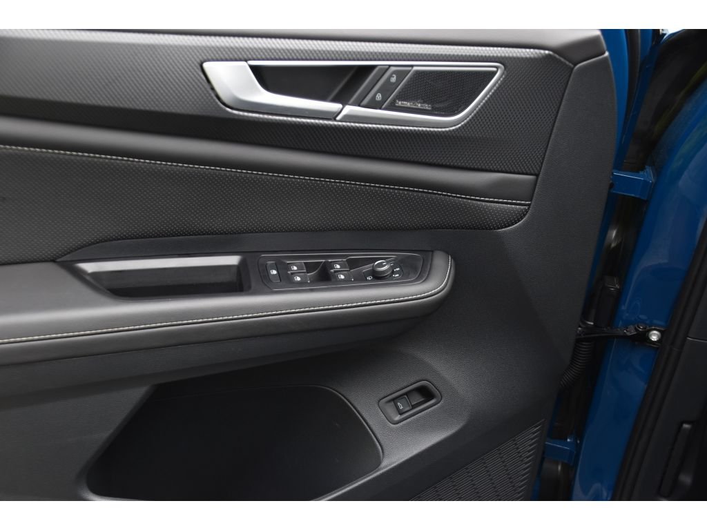 Used 2025 Blue Volkswagen 2.0T SEL Premium R-Line image 26
