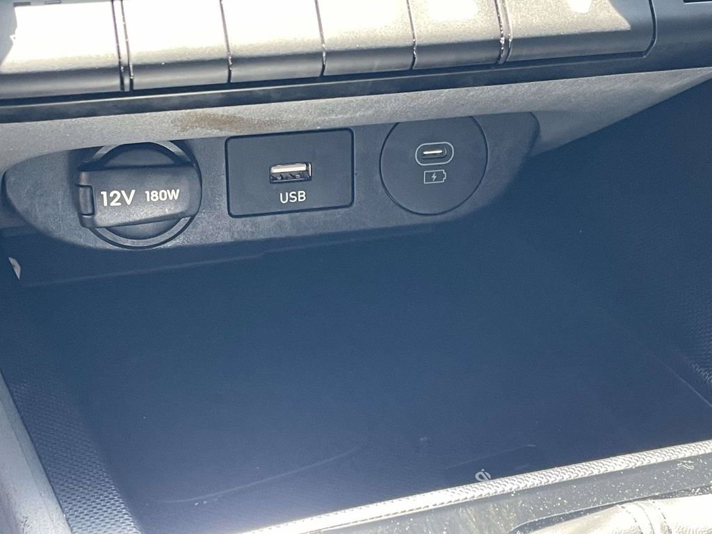 Used 2025 Gray Hyundai SEL Convenience image 18