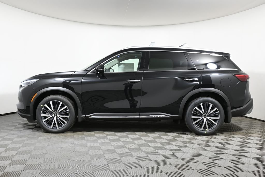 Certified Used 2025 Black INFINITI Sensory image 2