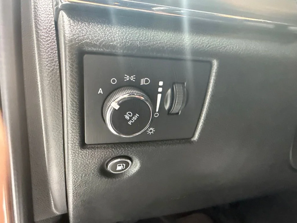 Used 2022 White Jeep Limited image 22