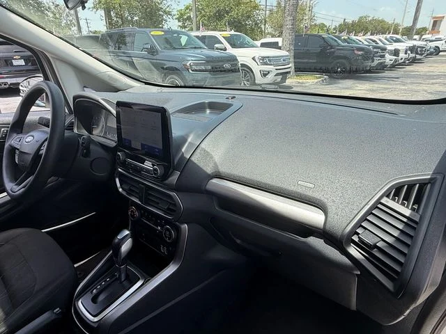 Used 2021 White Ford SE image 15