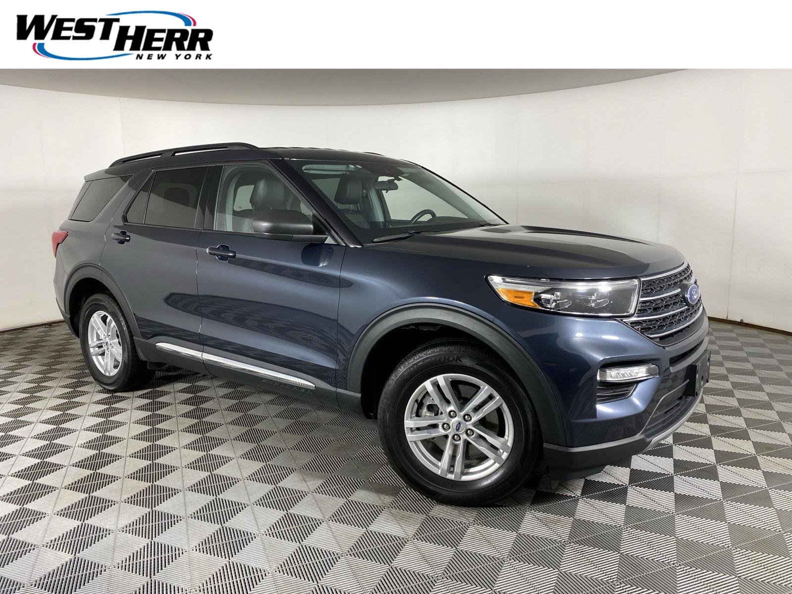 Used 2023 Stone Blue Ford XLT image 1