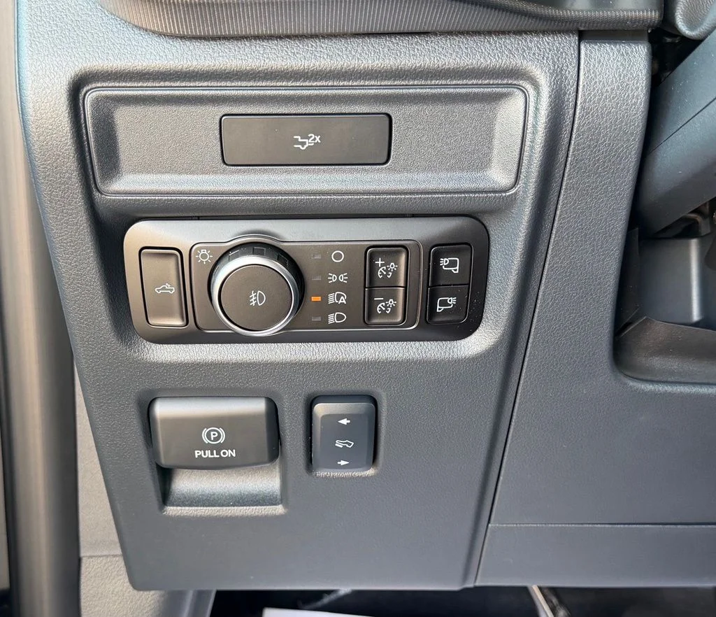 New 2026 Oxford White Ford Lariat® image 29