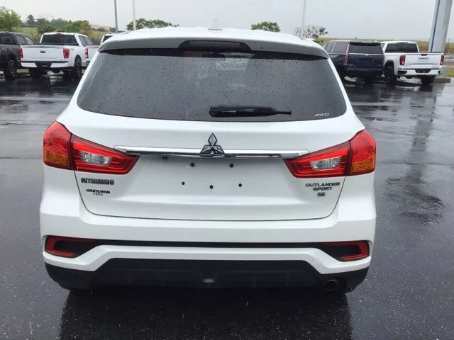 Used 2019 Pearl White Mitsubishi 2.0 SE image 7