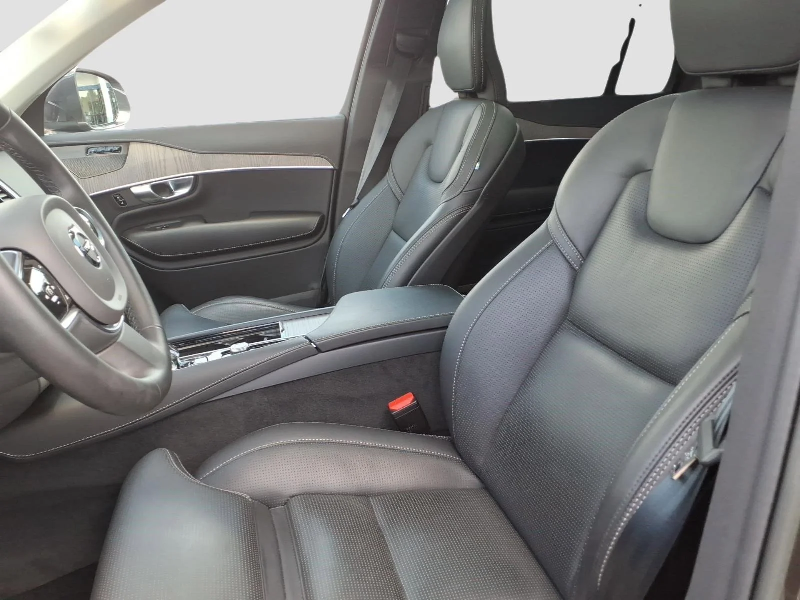 Used 2023 Platinum Gray Metallic Volvo Ultimate image 11