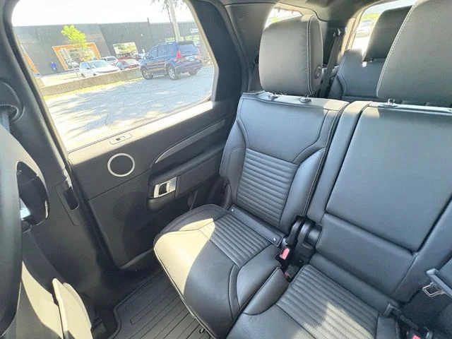 New 2026 Santorini Black Land Rover Dynamic SE image 37