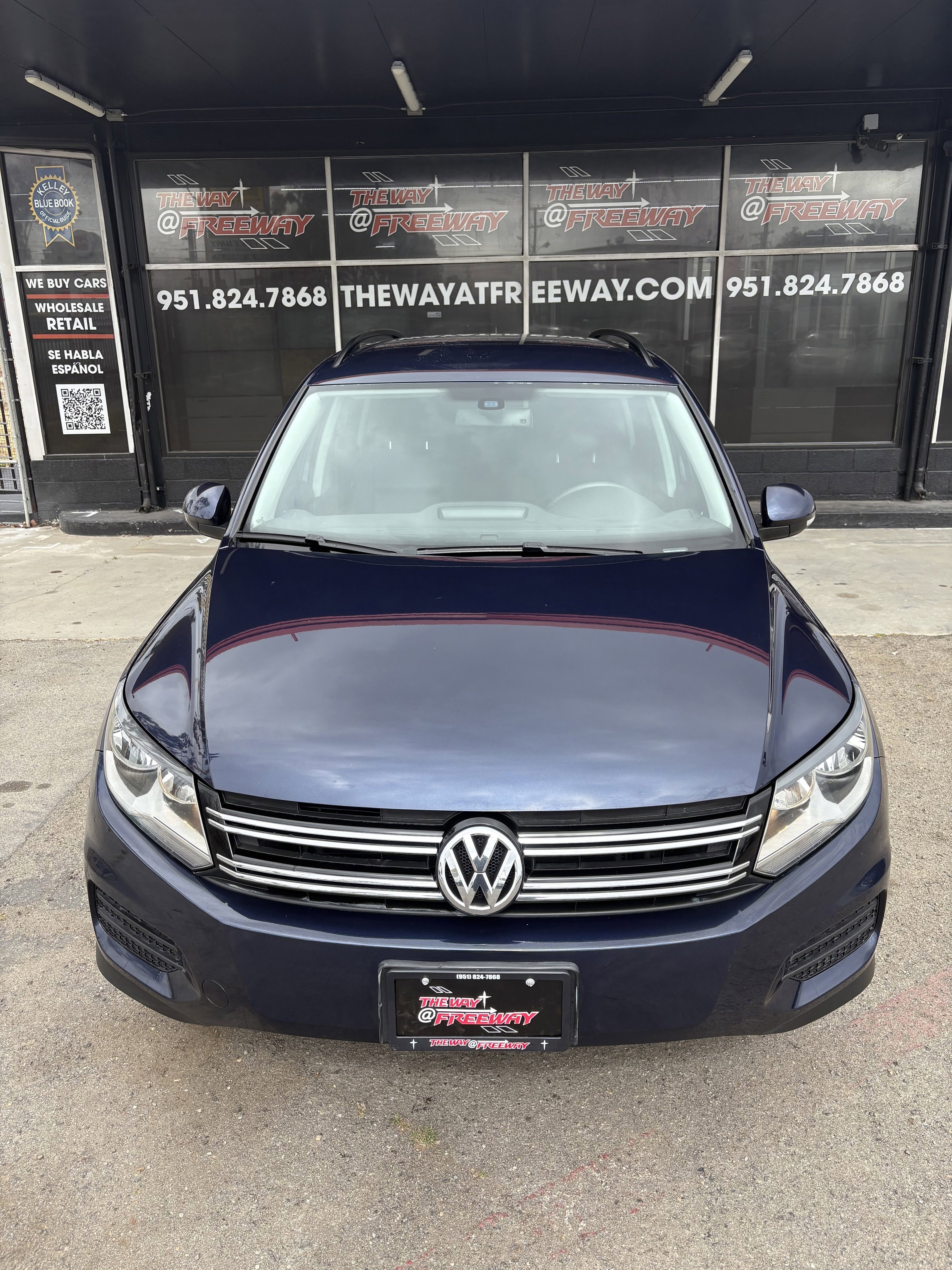 Used 2016 Blue Volkswagen  image 2