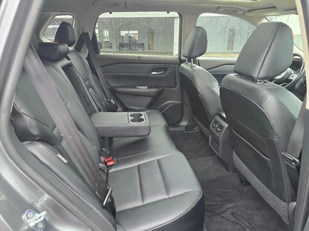 Used 2023 Gray Nissan SV image 14