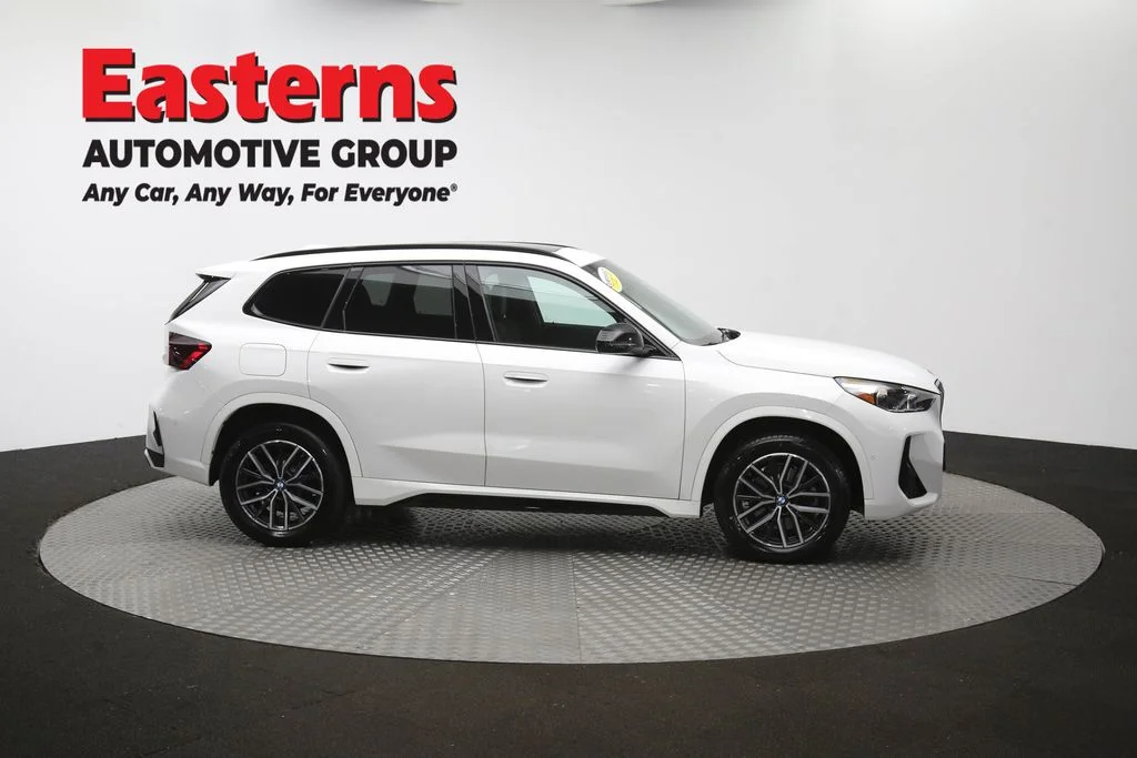 Used 2023 White BMW xDrive28i image 46