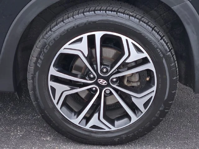 Used 2020 Black Hyundai Limited image 15