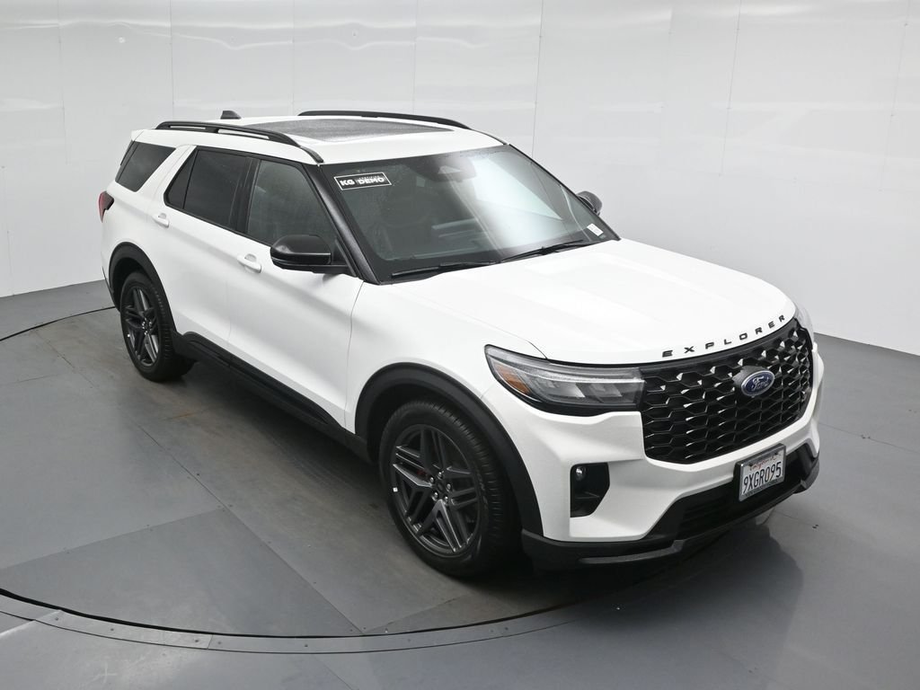 New 2026 Star White Metallic Tri-Coat Ford ST image 40
