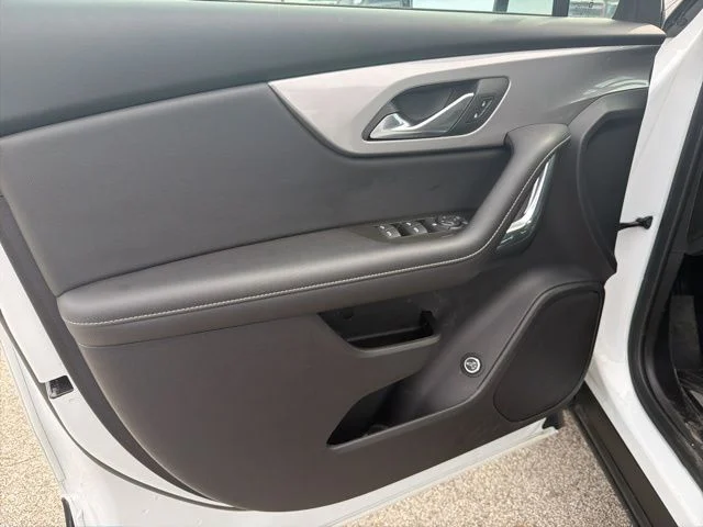 Used 2024 White Chevrolet LT image 3
