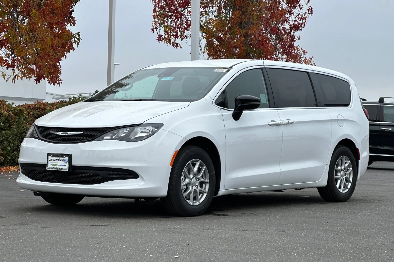 New 2026 Bright White Clear-Coat Exterior Paint Chrysler LX image 8