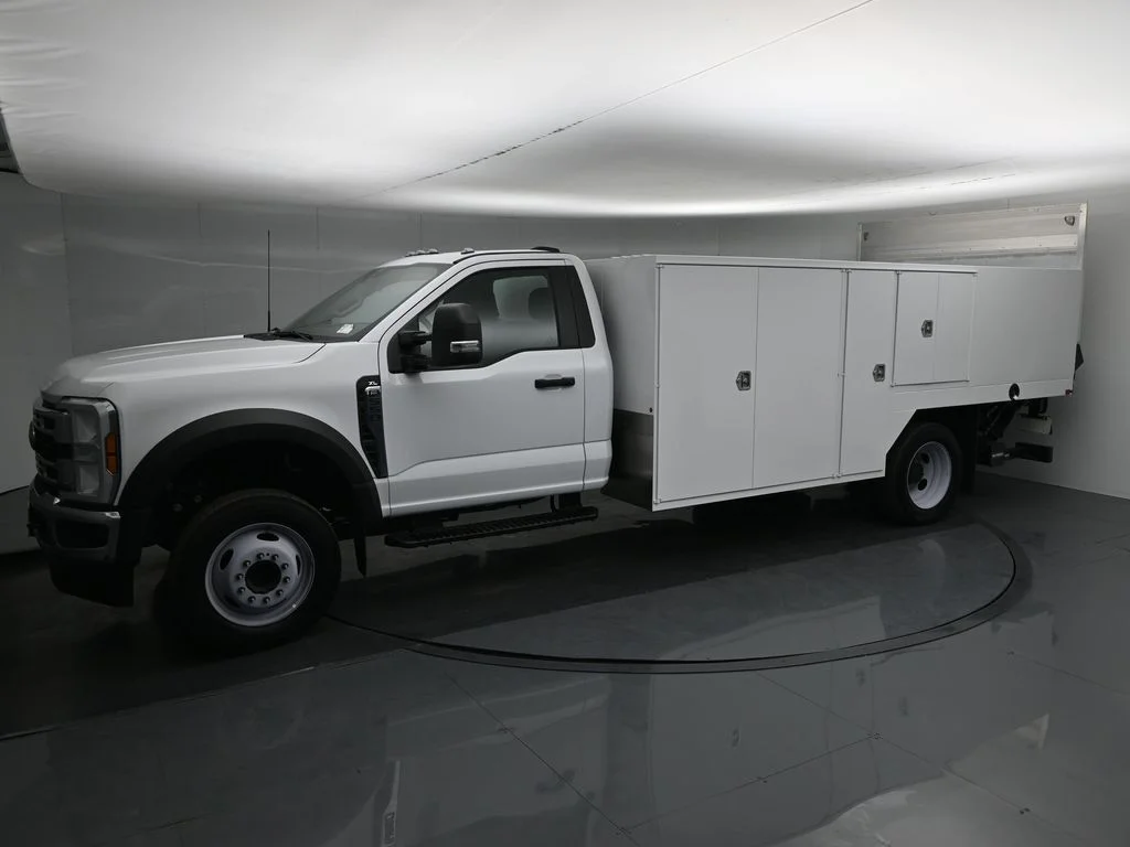 2025 Ford F-550 Super Duty Chassis Cab XL - Photo 6