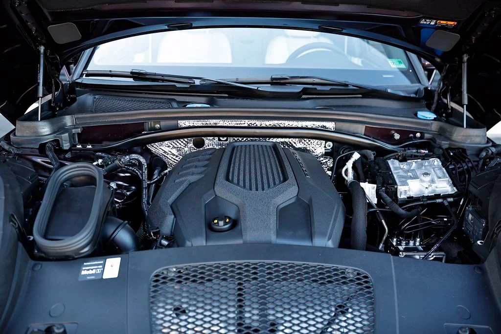 2026 Porsche Macan T - Photo 32