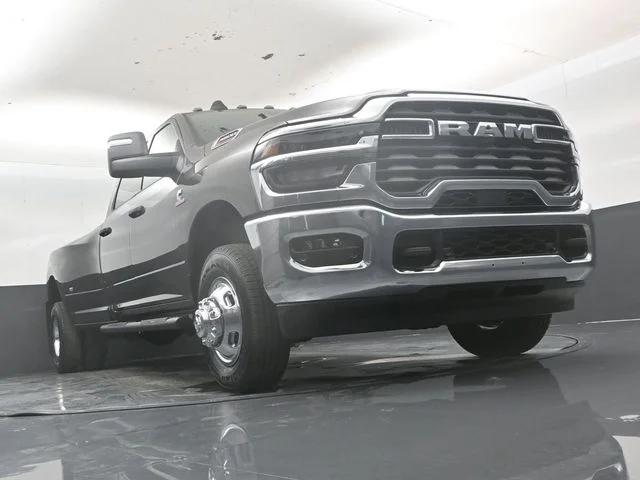 New 2026 Granite Crystal Metallic Clear-Coat Exterior Paint RAM Tradesman image 38