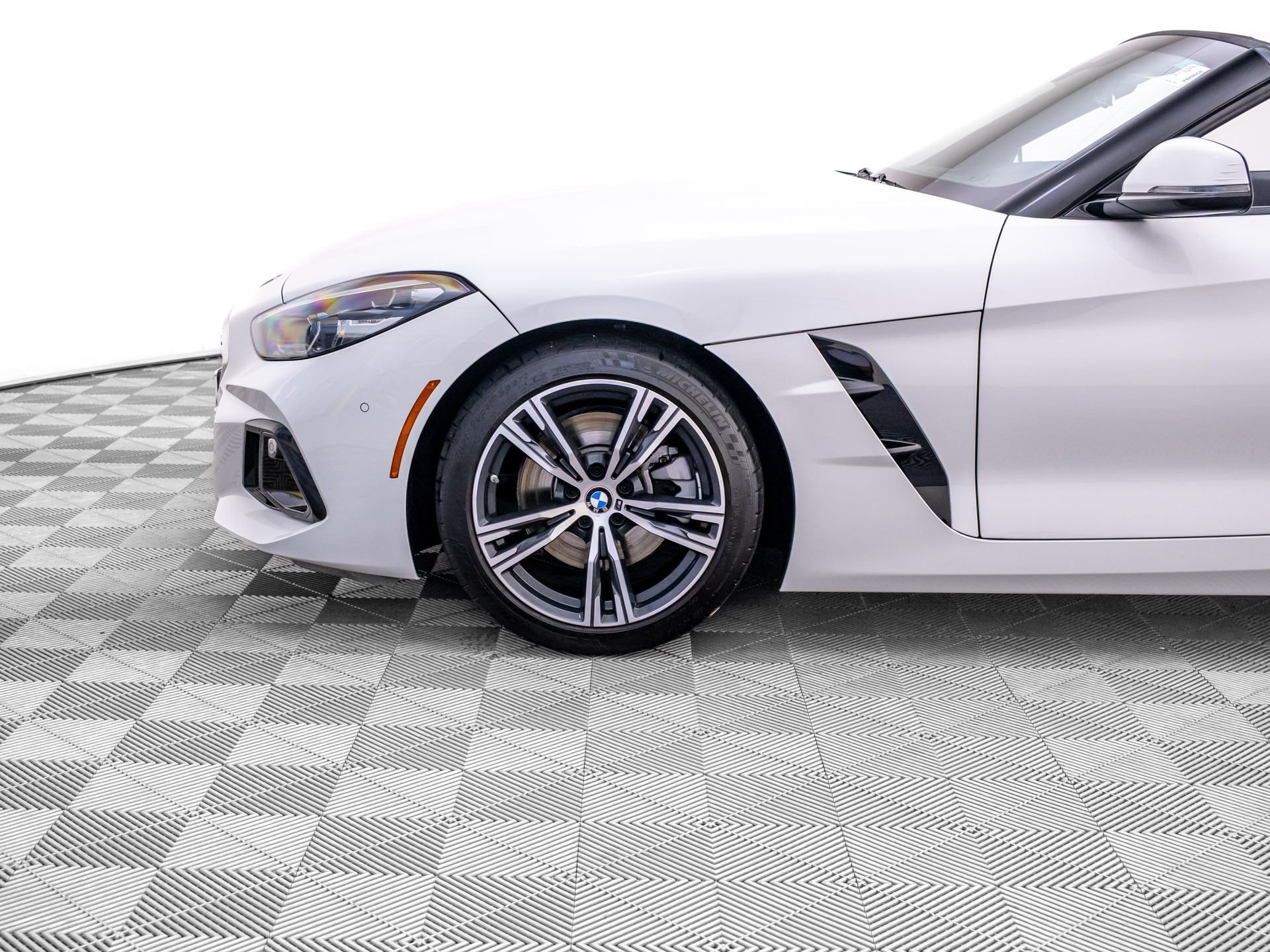 Certified Used 2026 Alpine White BMW sDrive30i image 35