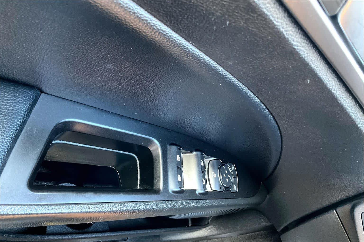Used 2018 Magnetic Ford SE image 37