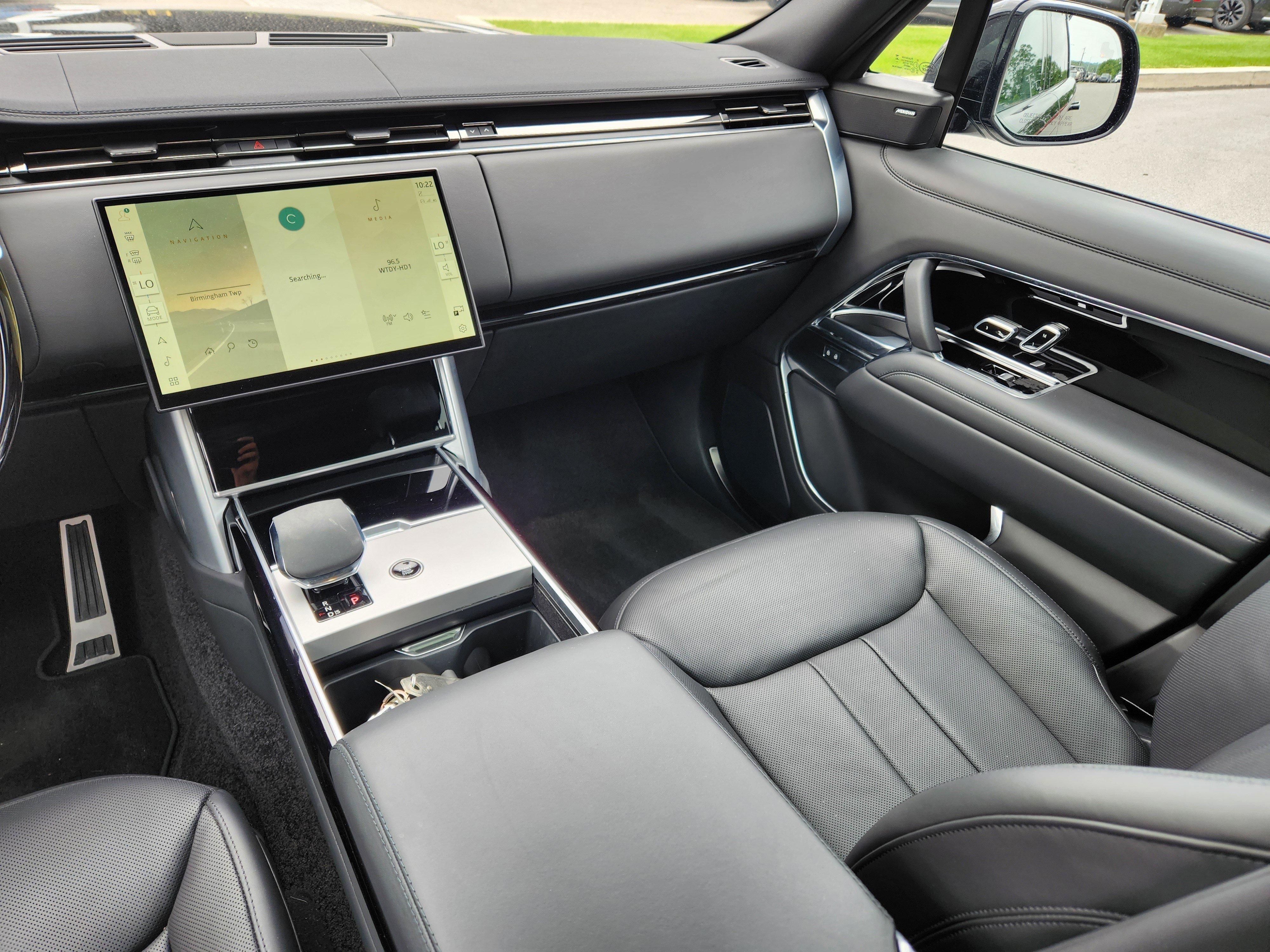 Certified Used 2024 Santorini Black Metallic Land Rover SE image 14