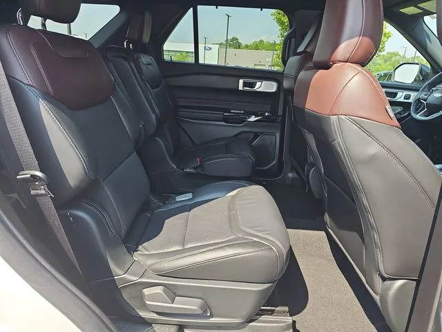 Used 2023 White Ford Platinum image 11