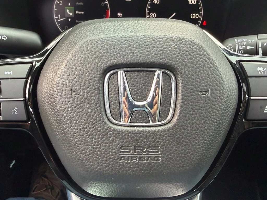Used 2025 Platinum White Pearl Honda EX-L image 32
