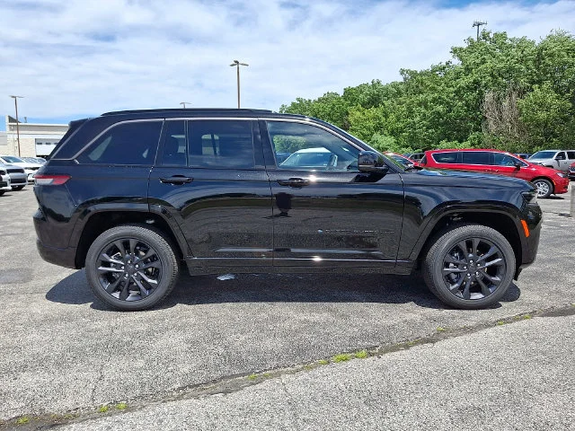 New 2026 Black Jeep Limited Reserve image 9