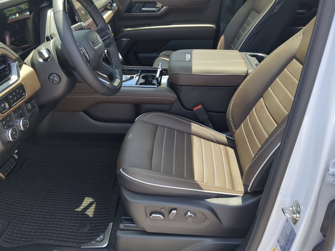 New 2026 Glacier White Tricoat GMC Denali Ultimate image 20