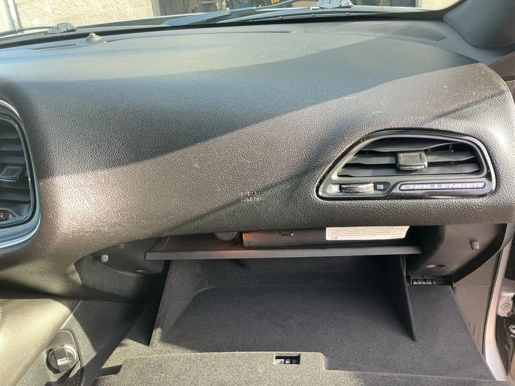 Used 2016 Silver Dodge SXT image 27