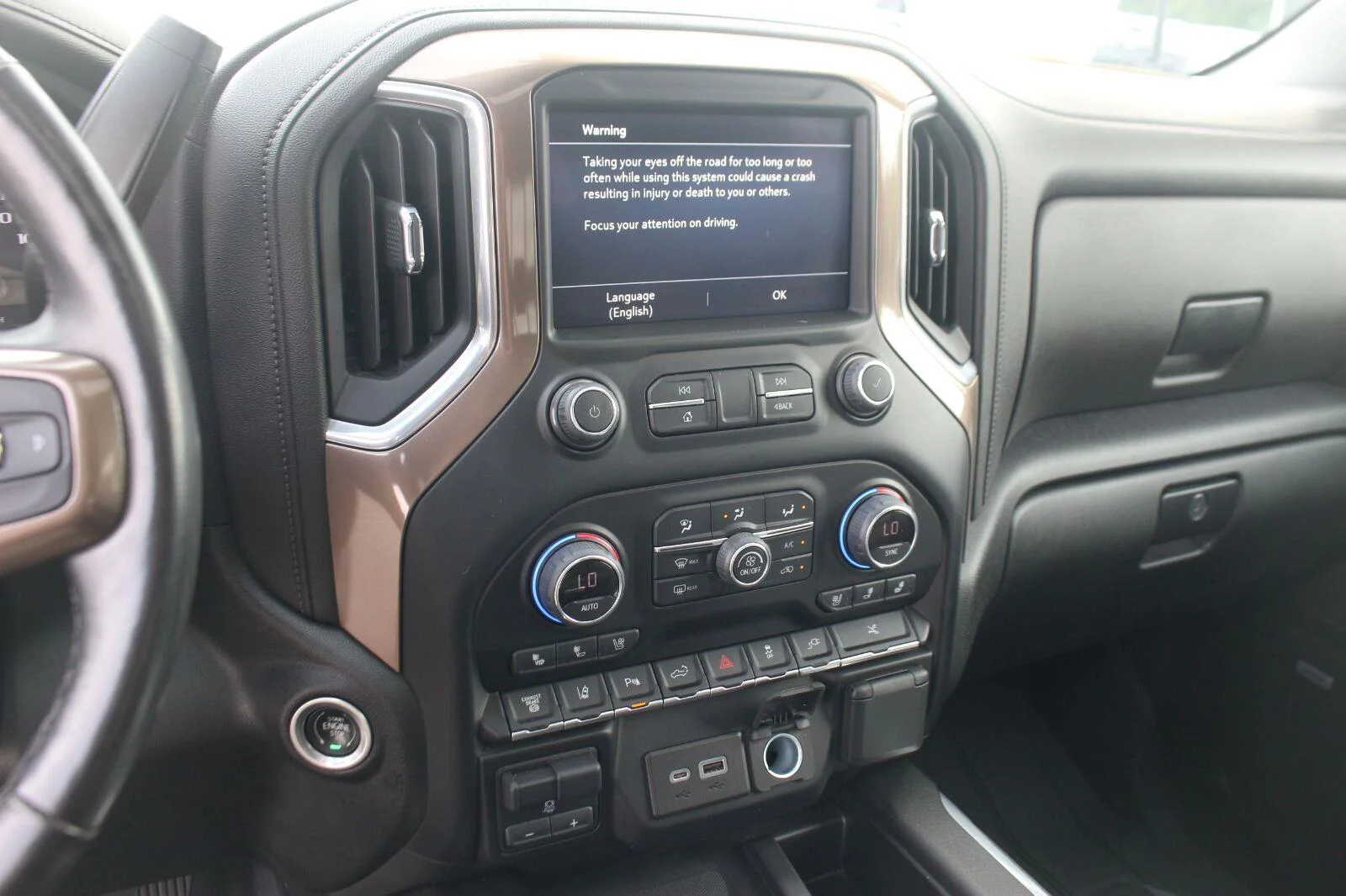 Used 2023 IRIDESCENT PEARL TRICOAT Chevrolet High Country image 23