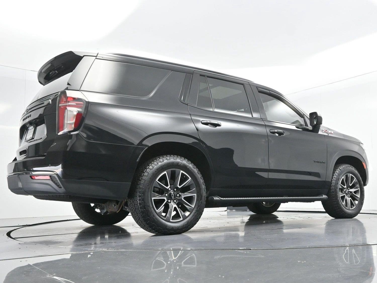 Used 2021 Black Chevrolet Z71 image 52