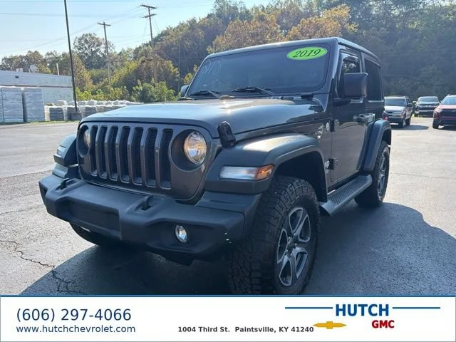 Used 2019 Gray Jeep Sport S 4x4 image 1