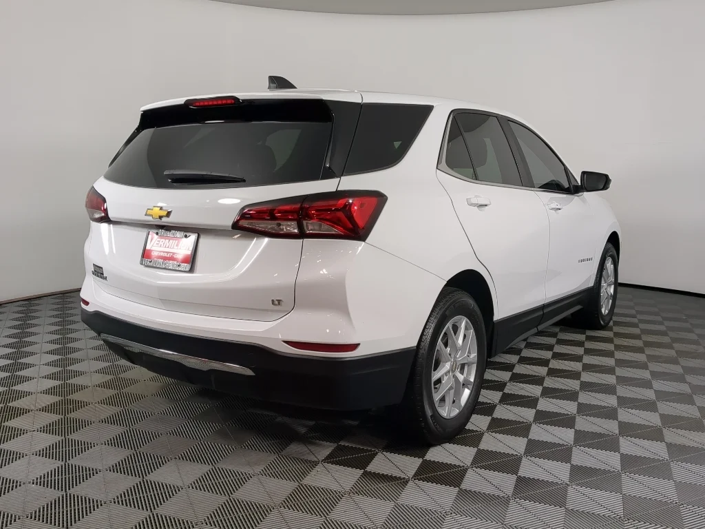 Used 2023 Summit White Chevrolet LT image 9