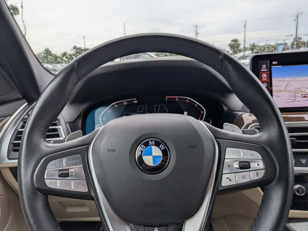 Used 2022 White BMW sDrive30i image 23