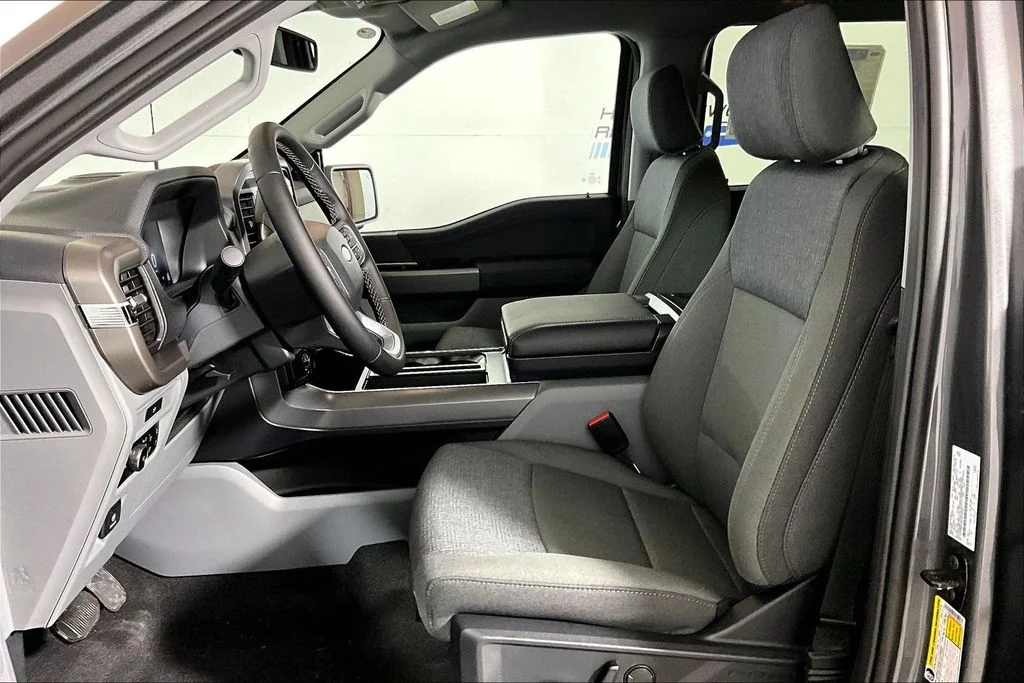 New 2026 Carbonized Gray Metallic Ford XLT image 9
