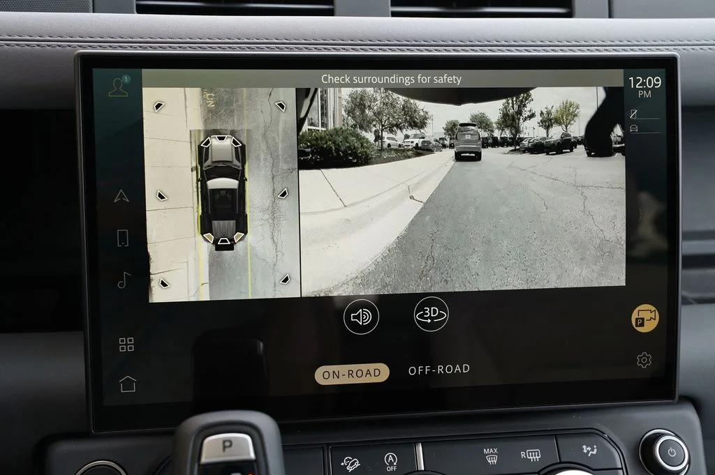 Used 2026 Black Land Rover X-Dynamic SE image 26