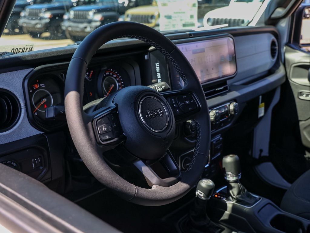 New 2026 Bright White Clear-Coat Exterior Paint Jeep Willys Extreme image 13