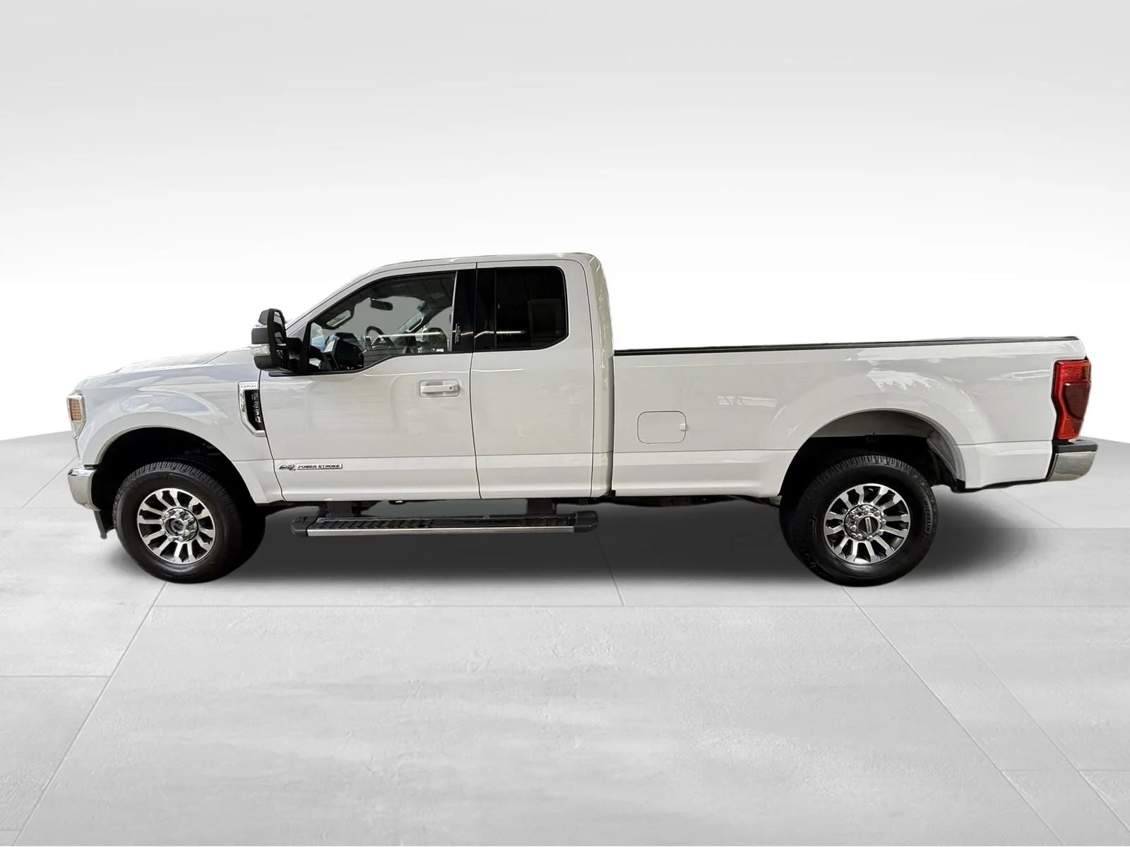 Used 2021 White Ford Lariat image 9