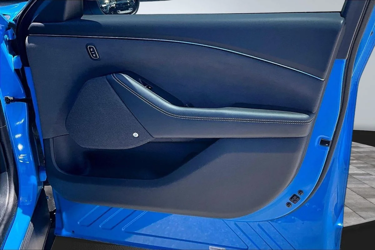 Used 2023  Ford GT image 28