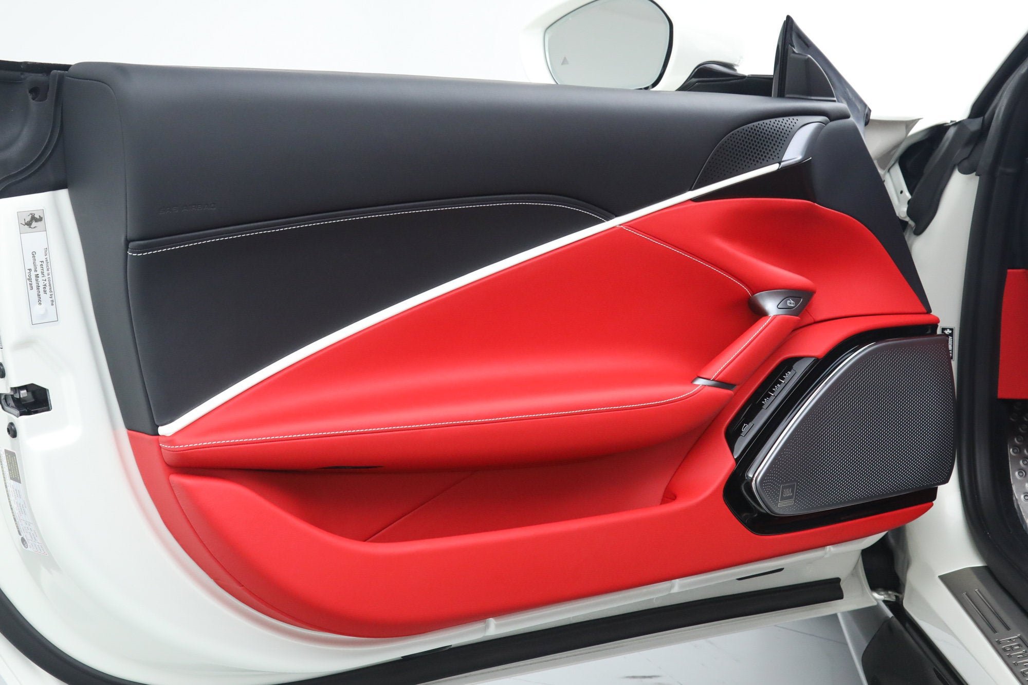 Certified Used 2025 Bianco Italia Ferrari  image 26